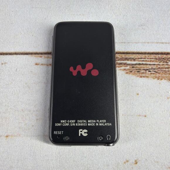 Sony Walkman NWZ-E436F 4GB Digital Media Player Black - Picture 4 of 6